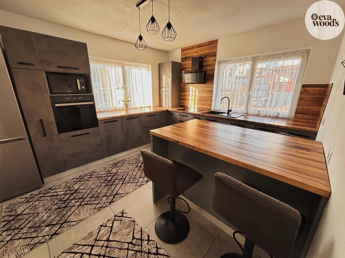 Bucătărie gri antracit